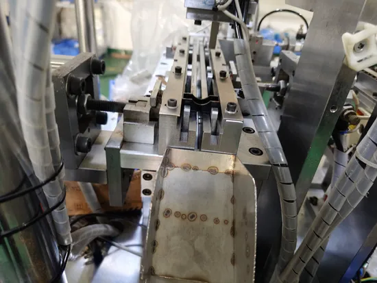 Electric Shaver Eyebrow Razor Blade Riveting Machine Manufacturer Robot Assembly Line Equipment Machinery 